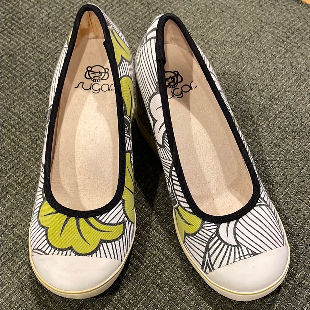 Sugar Floral Canvas Wedge shoes (sz 7)